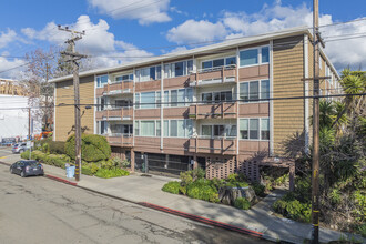 The Mark Twain Condominiums in Berkeley, CA - Foto de edificio - Primary Photo