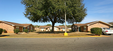 Parkview Manor Apartments in Quincy, FL - Building Photo - Building Photo