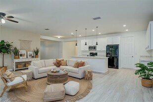 6445 Estero Bay Dr in Ft. Myers, FL - Building Photo