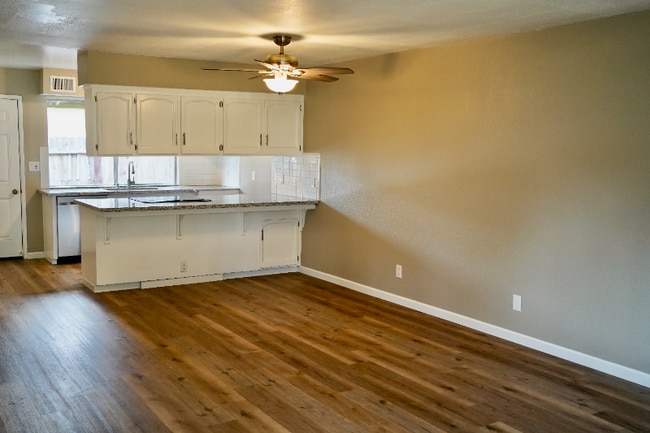 520 W Sierra Ave, Unit #102