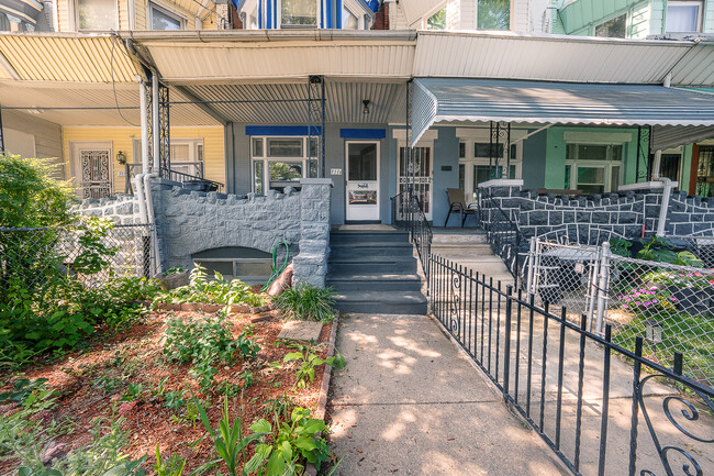 5116 Cedar Ave in Philadelphia, PA - Building Photo - Building Photo