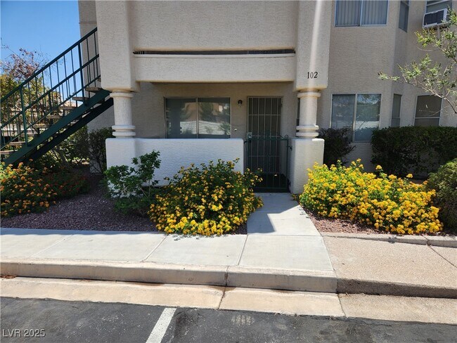1412 Oak Rock Dr in Las Vegas, NV - Building Photo - Building Photo