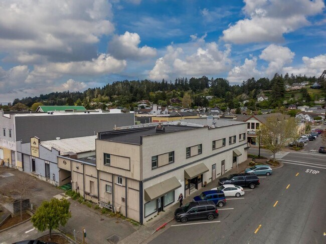 1055 Main St in Fortuna, CA - Building Photo - Building Photo