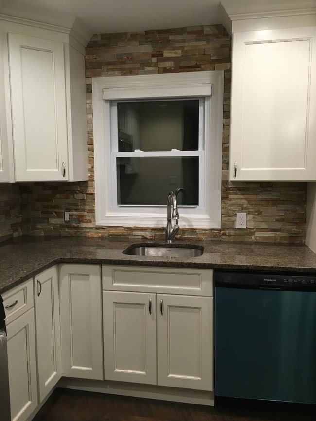 335 Vancott Ave, Unit 2 in Farmingdale, NY - Building Photo - Building Photo