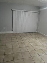 7110 NW 179th St in Hialeah, FL - Building Photo - Building Photo