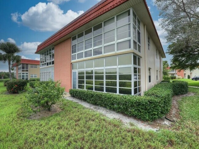73 Royal Oak Ct in Vero Beach, FL - Building Photo - Building Photo
