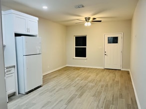 1810 Atrium Pl Dr in Harlingen, TX - Building Photo - Building Photo