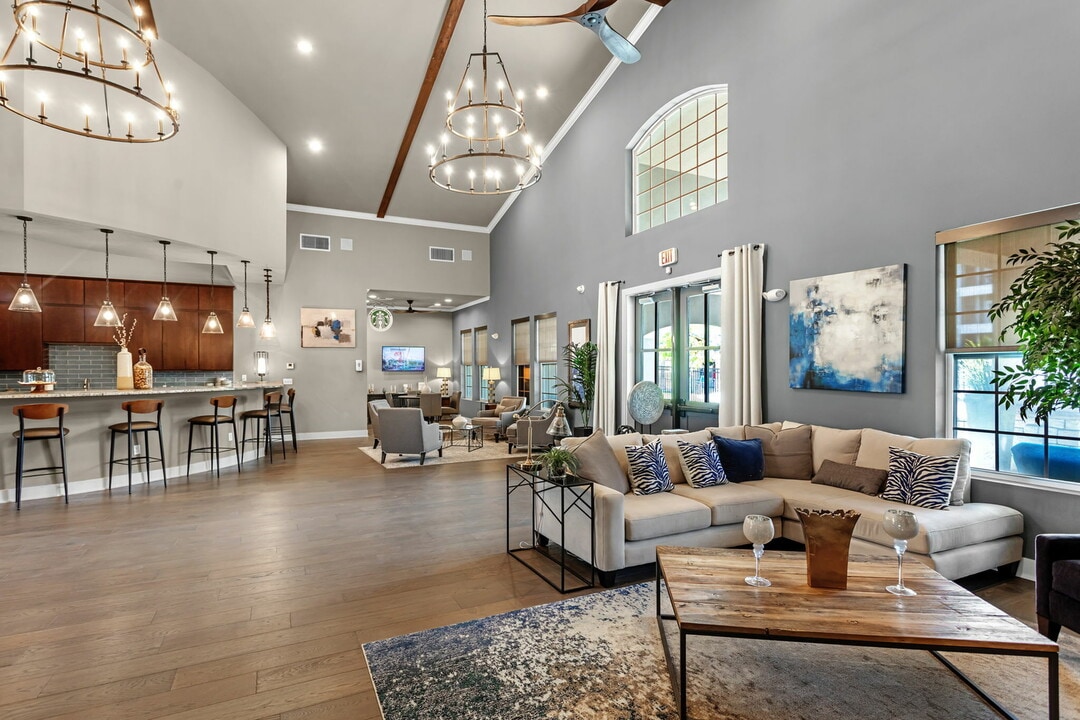 Sixty610 Stone Creek in Omaha, NE - Building Photo