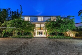 481 S Mashta Dr in Key Biscayne, FL - Building Photo - Building Photo