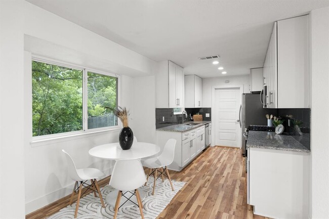 4604 Bundyhill Dr in Austin, TX - Building Photo - Building Photo