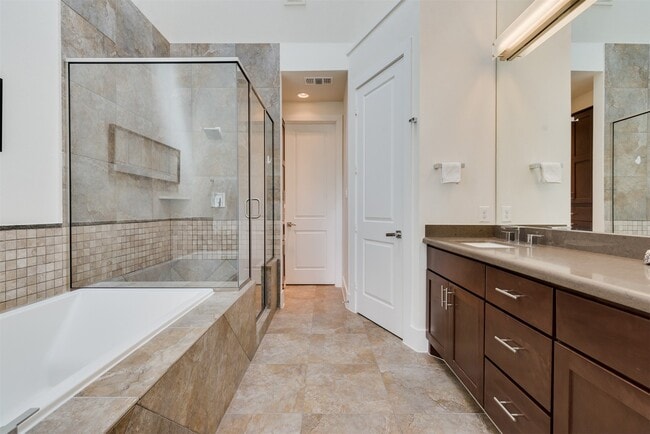 property at 5429C Hidalgo St