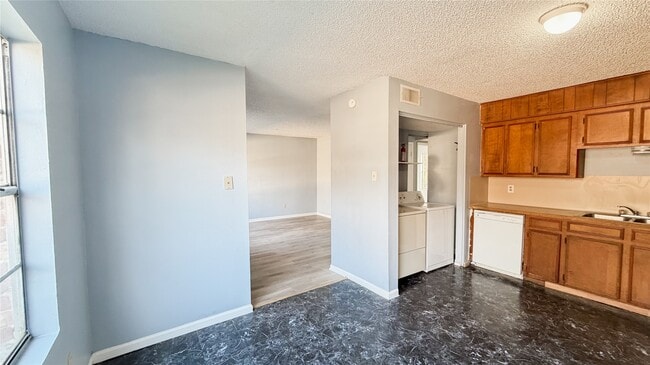 111 S Drew Ave in Livingston, TX - Building Photo - Building Photo