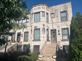 1114 E 62nd St in Chicago, IL - Building Photo