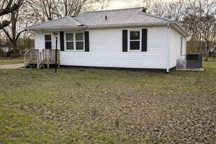 1205 Broadus Ave SE in Decatur, AL - Building Photo