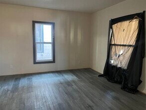 1027 S Chicago Ave in Freeport, IL - Building Photo - Building Photo