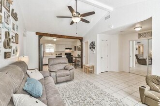 606 Pine Bough Ln in Montgomery, TX - Building Photo - Building Photo