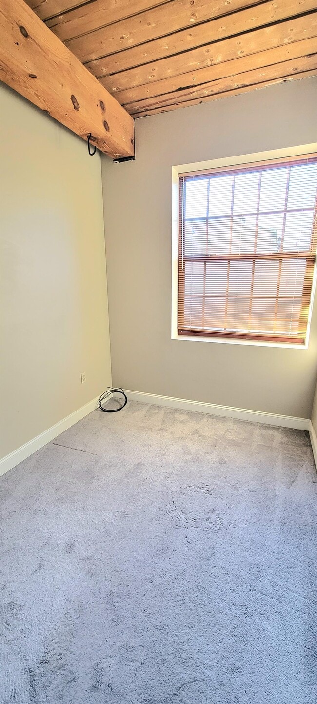 2 Manchester St in Manchester, NH - Building Photo - Building Photo