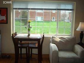 303 Grandview Ct, Unit 303 in Iowa City, IA - Building Photo - Building Photo