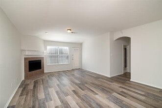 13221 Poppy Hill Ln in Fort Worth, TX - Building Photo - Building Photo