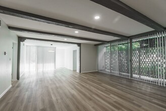 414 N. Palm Drive in Beverly Hills, CA - Building Photo - Interior Photo