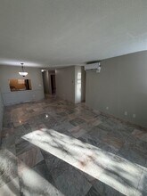 2025 Lakewood Club Dr S, Unit 5K in St. Petersburg, FL - Foto de edificio - Building Photo