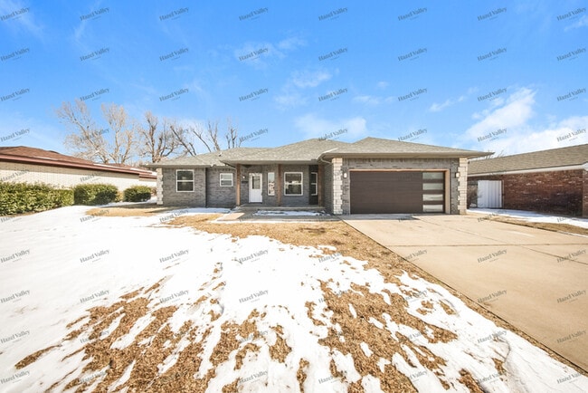 property at 8412 S Charlotte Dr