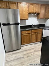 47 Princeton St, Unit 205 in Leominster, MA - Foto de edificio - Building Photo