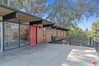 1404 Oak Grove Dr in Los Angeles, CA - Building Photo - Building Photo