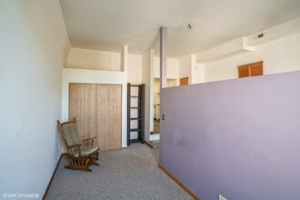 116 N Benton St in Woodstock, IL - Building Photo - Building Photo