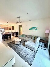 4725 NW 85th Ave in Doral, FL - Building Photo - Building Photo