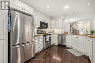 284 Par-La-Ville Cir in Ottawa, ON - Building Photo - Building Photo