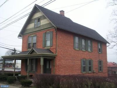 4 Center St in Leesport, PA - Building Photo - Building Photo