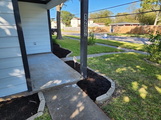 1202 3rd Ave N in Texas City, TX - Building Photo - Building Photo