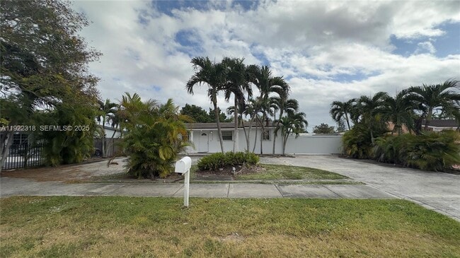 5125 SW 102nd Ave in Miami, FL - Building Photo - Building Photo