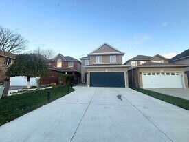 41 Pineridge Dr in Hamilton, ON - Building Photo