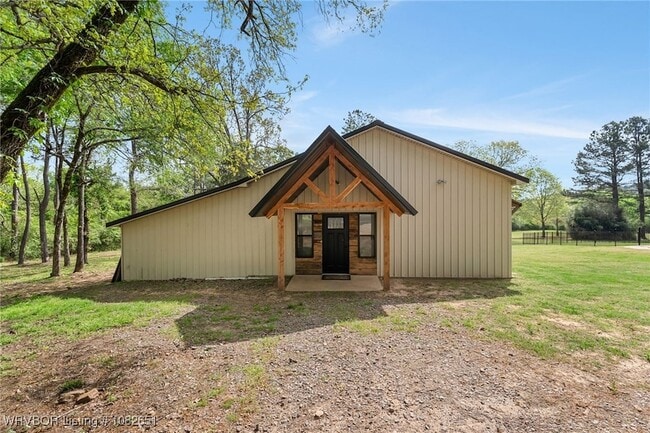 1450 N Ulmer St in Greenwood, AR - Building Photo - Building Photo