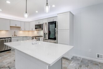 111 Patriots Rd in Morris Plains, NJ - Building Photo - Building Photo