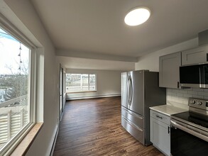 2601 14th Ave W in Seattle, WA - Building Photo - Interior Photo