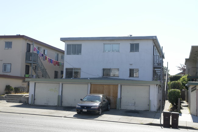 2626 73rd Ave in Oakland, CA - Building Photo - Building Photo