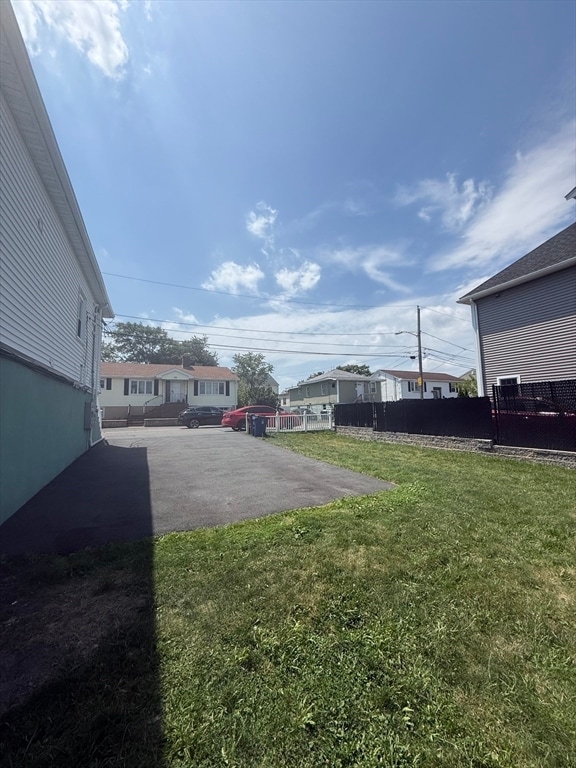 60 Beach Rd, Unit #1 in Revere, MA - Foto de edificio - Building Photo