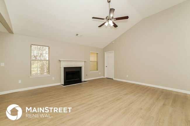 320 Buffington Dr in Union City, GA - Foto de edificio - Building Photo