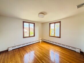 30 Gardner St in Newton, MA - Building Photo - Building Photo