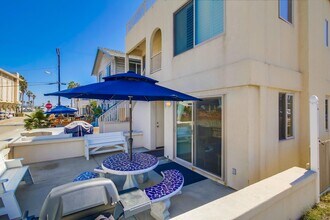 803 El Carmel Pl in San Diego, CA - Building Photo - Building Photo