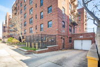 1040 Neilson St in Far Rockaway, NY - Building Photo - Building Photo