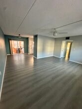 1153 Rue des Rois, Unit 1B in South Pasadena, FL - Building Photo - Building Photo