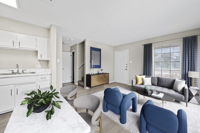The Lynx Townhomes and Apartments