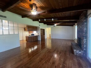 3142 E Race Ave in Visalia, CA - Building Photo - Building Photo