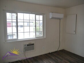 1617 Arcade Blvd in Sacramento, CA - Building Photo - Building Photo