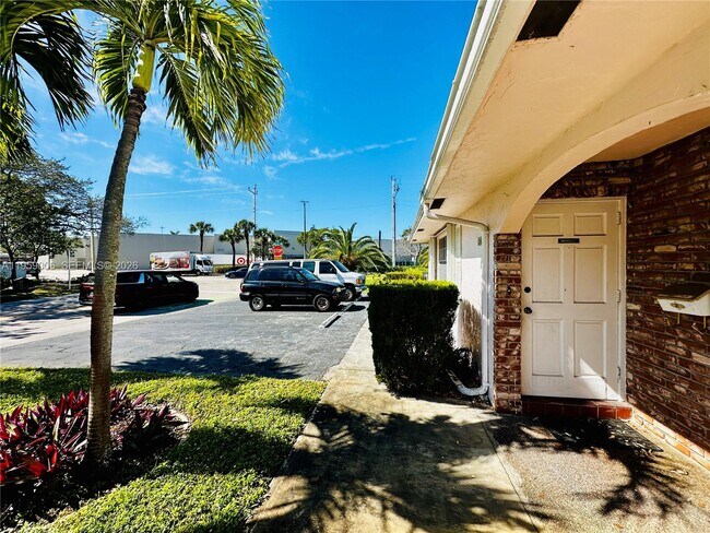 2601 NE 32nd St in Fort Lauderdale, FL - Building Photo - Building Photo