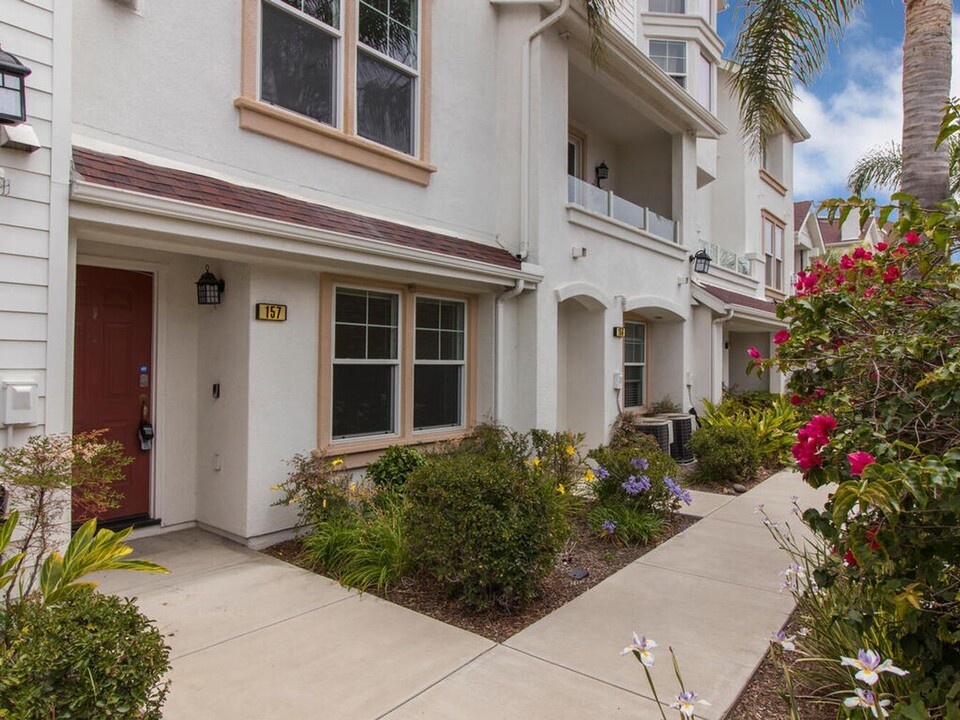 775 Harbor Cliff Way in Oceanside, CA - Building Photo